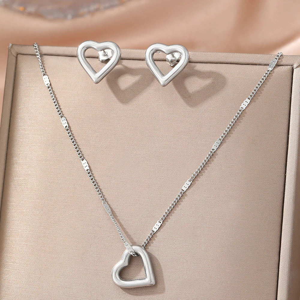 Love Pendant Simple Jewelry Set